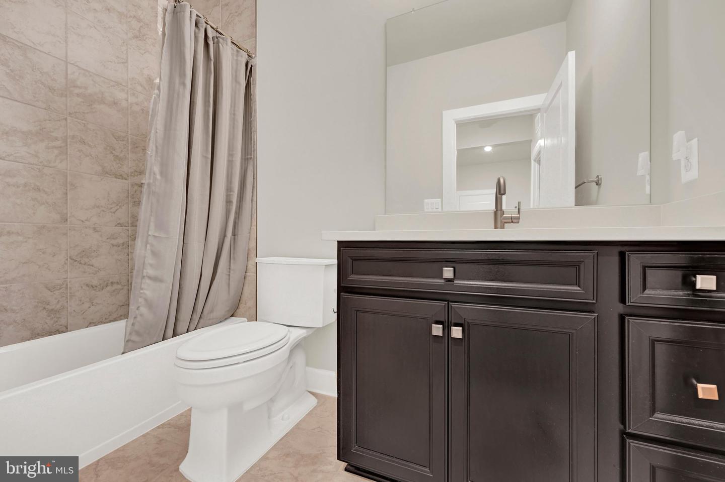 1232 Oleander Way Property Photo 24