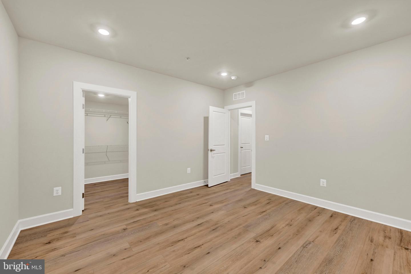 1232 Oleander Way Property Photo 34