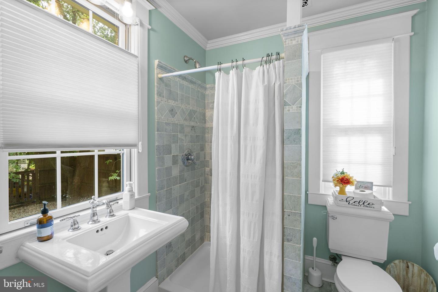 333 E Maple Rd Property Photo 18