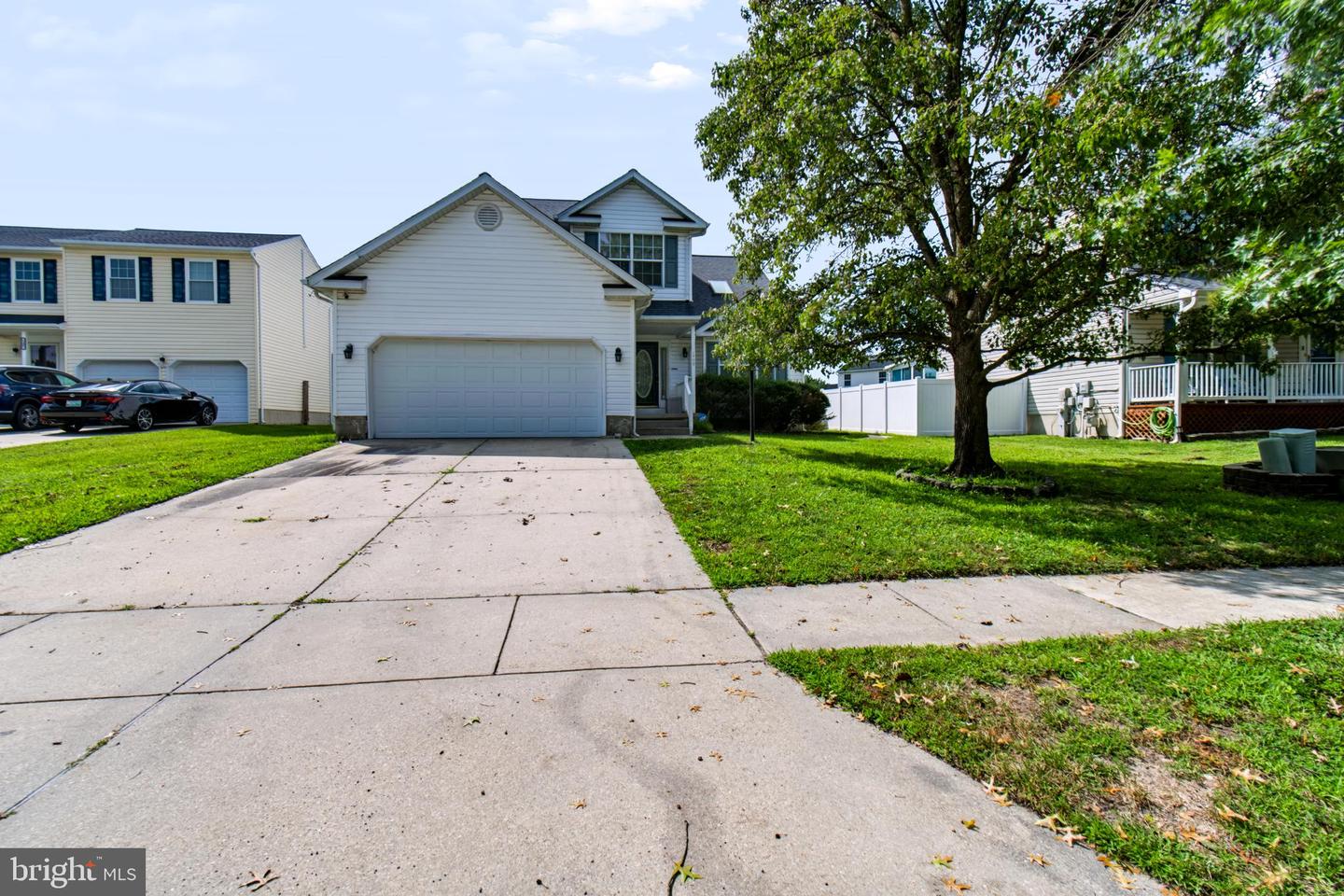 1409 Spring Plow Ct Property Photo 2