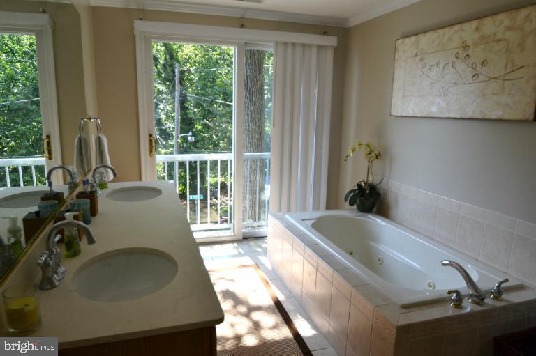 340 Severn Rd Property Photo 8
