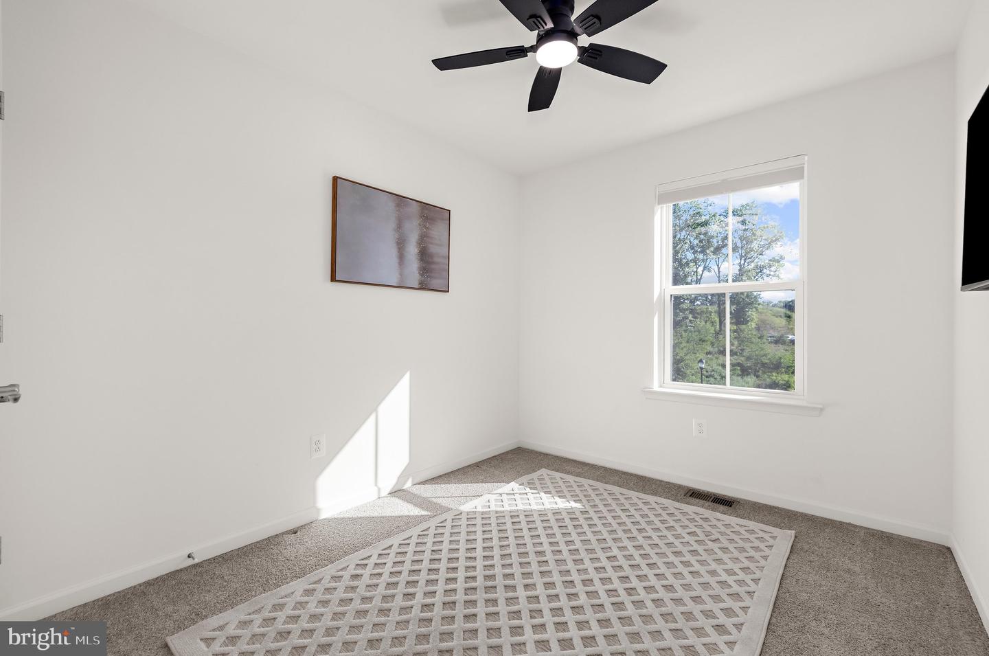 1608 Aster Ln Property Photo 27