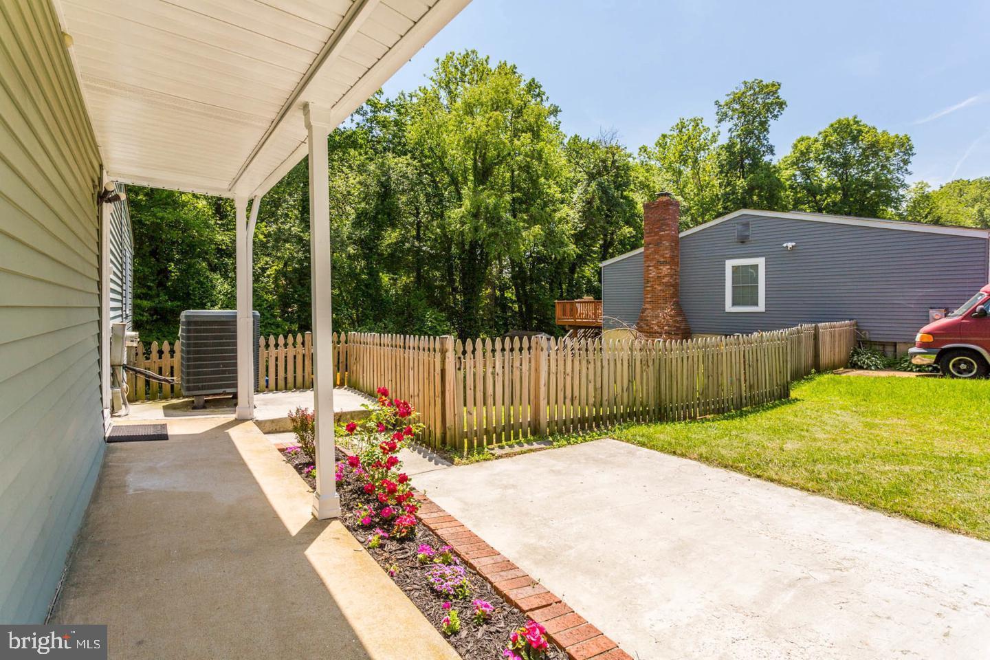 425 Blossom Tree Ct Property Photo 7
