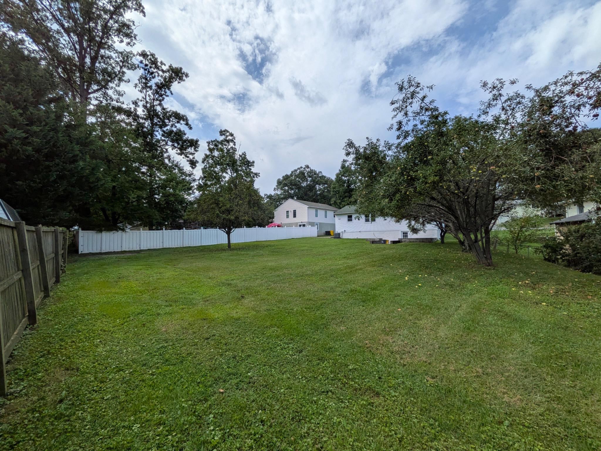111 Maple Ave Property Photo 31