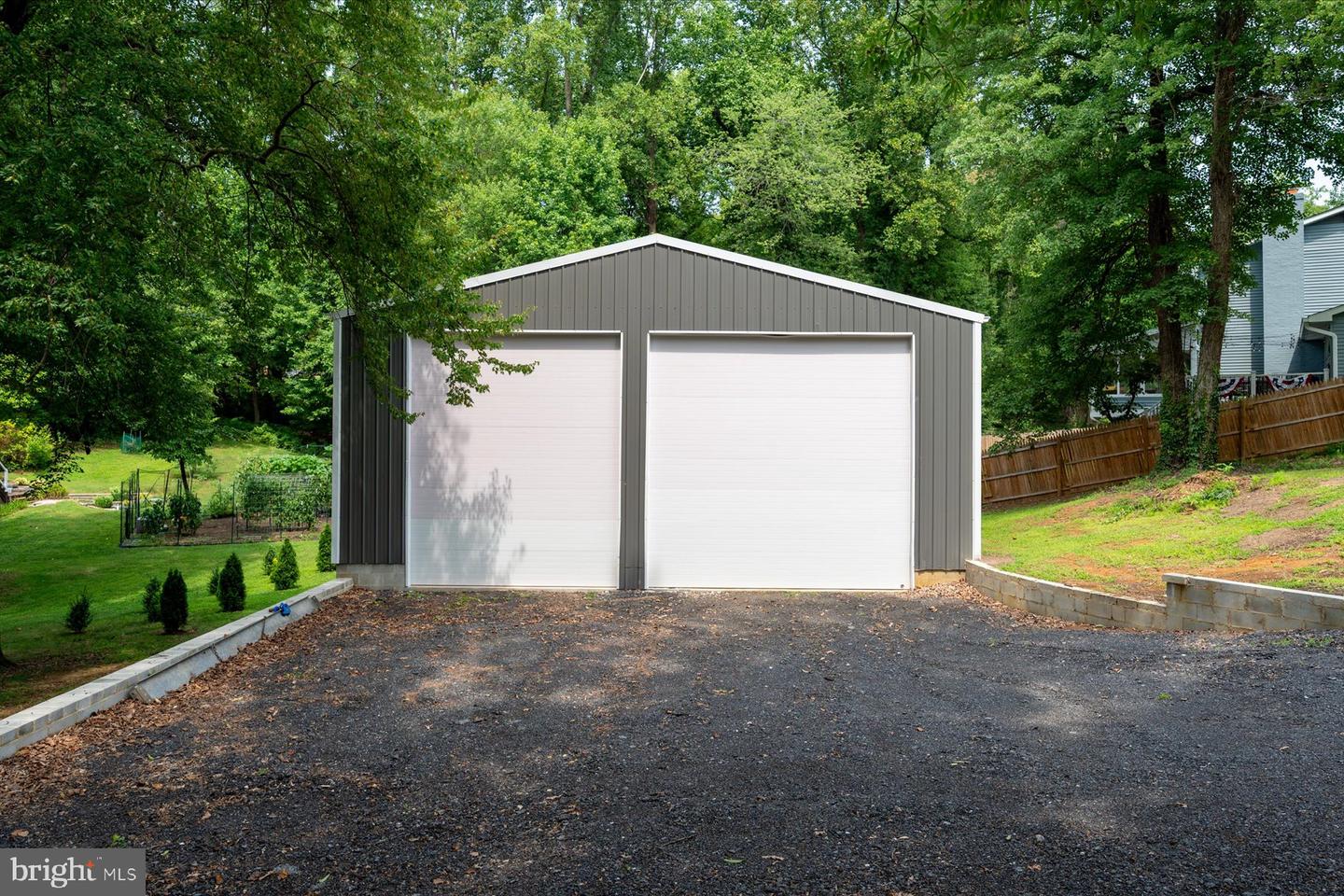 136 Collington Ct Property Photo 40