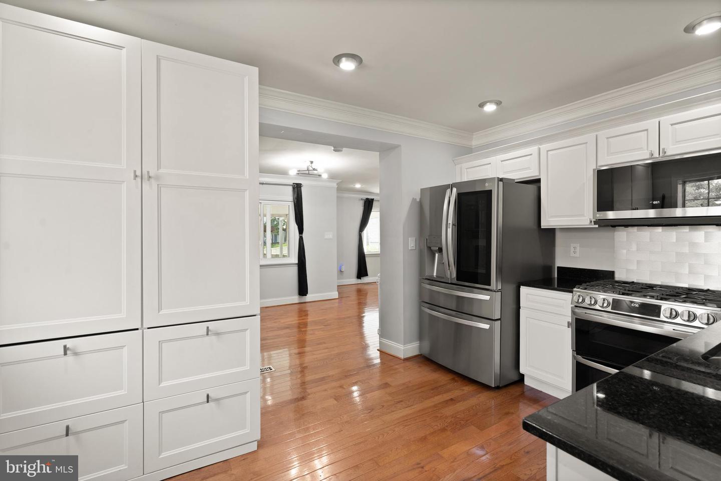 322 Maryland Ave Ne Property Photo 5