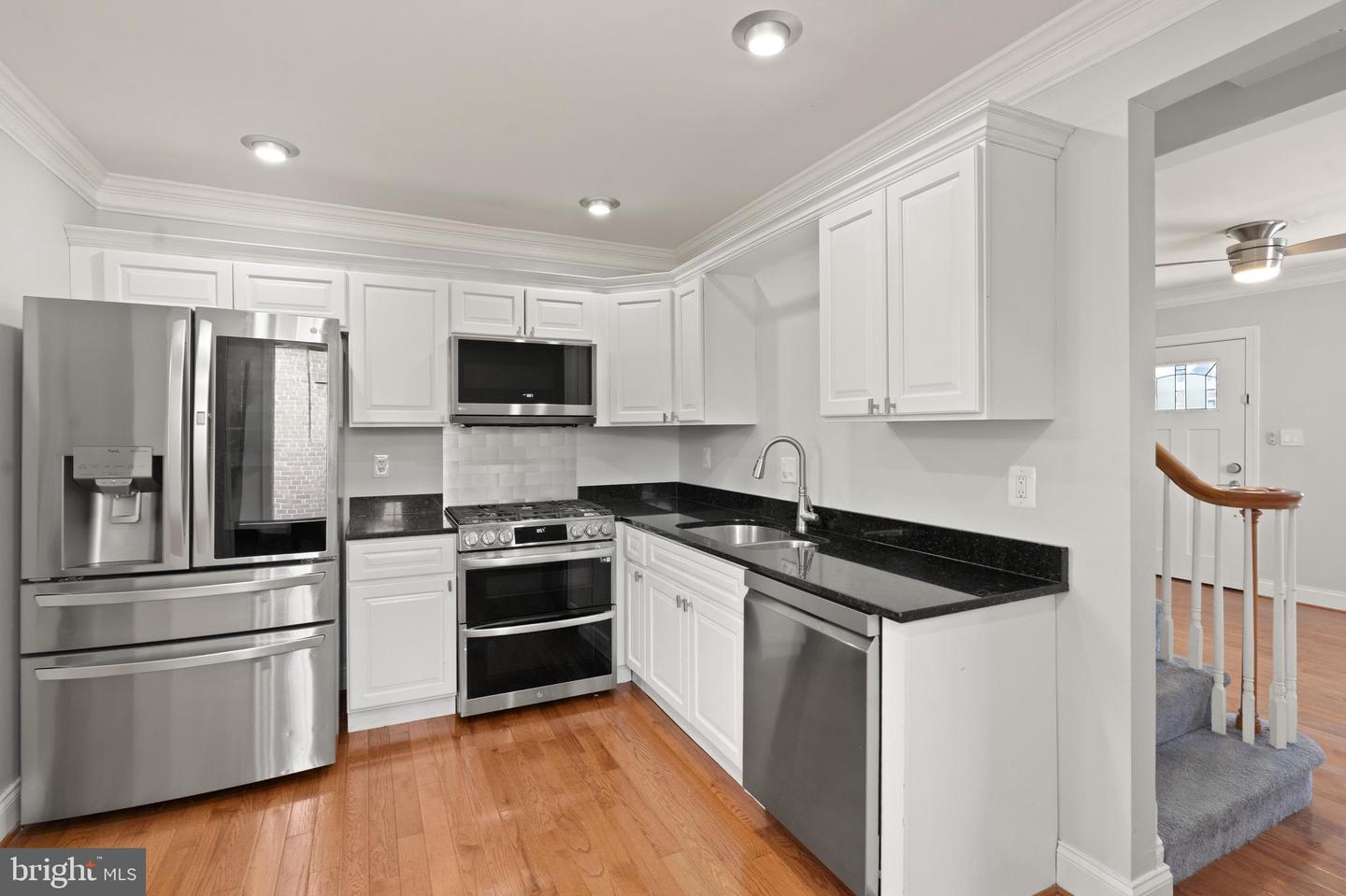 322 Maryland Ave Ne Property Photo 6