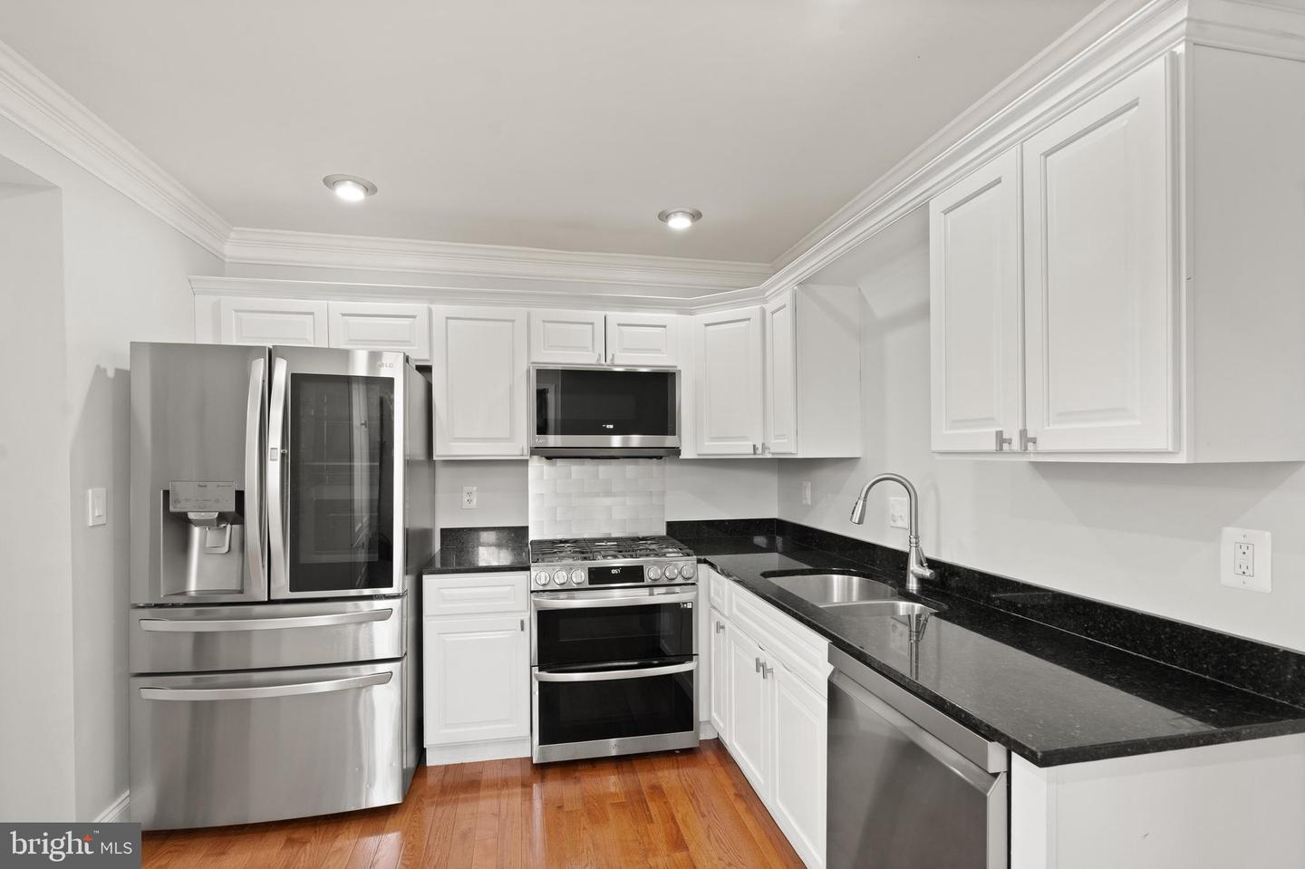 322 Maryland Ave Ne Property Photo 7