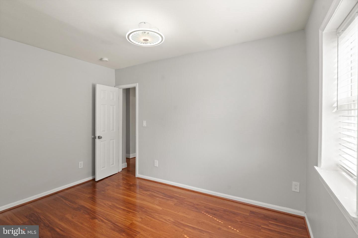 322 Maryland Ave Ne Property Photo 13