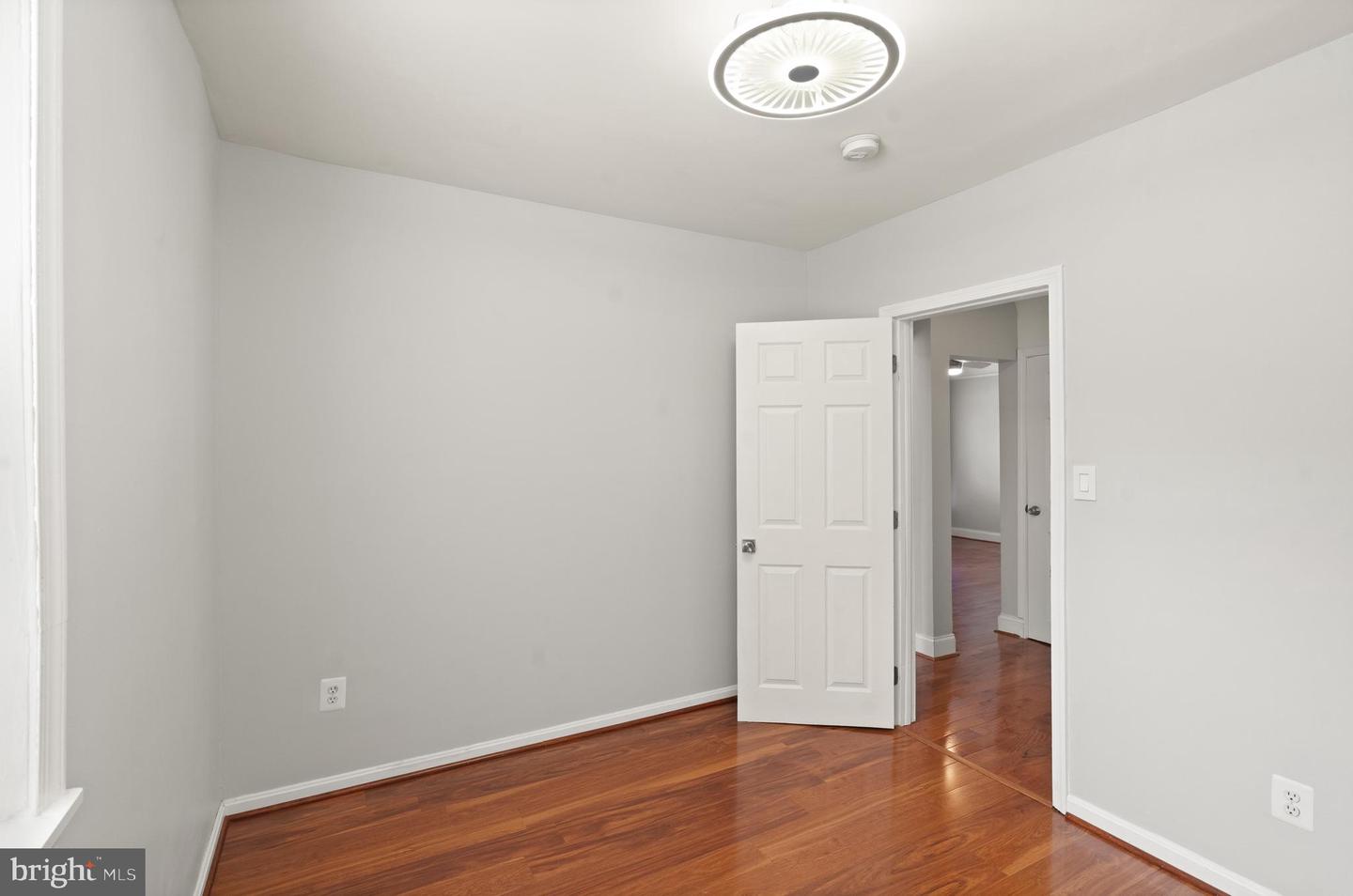 322 Maryland Ave Ne Property Photo 16