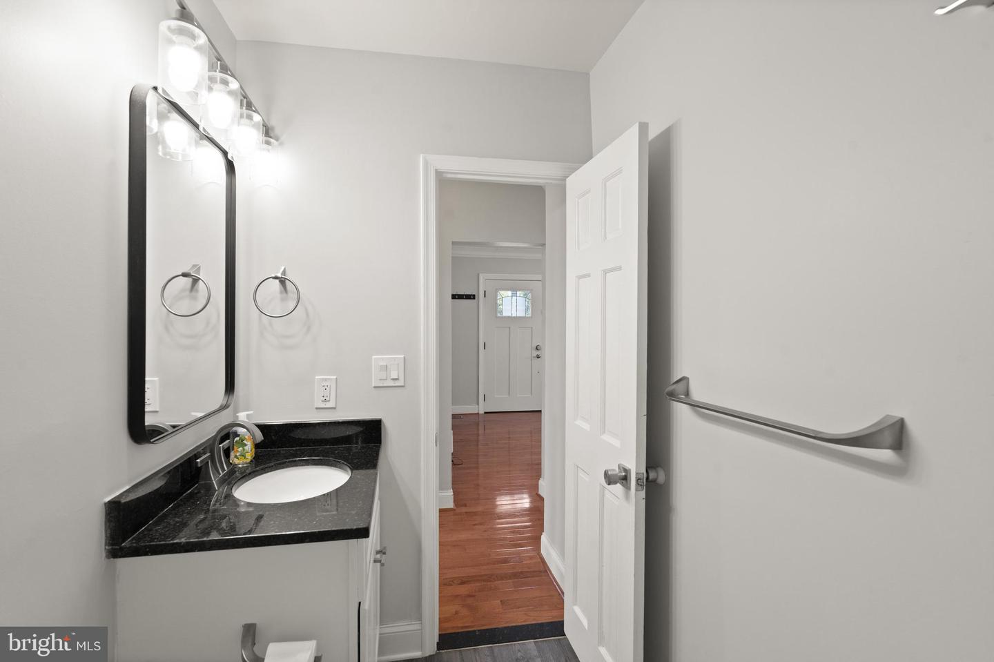 322 Maryland Ave Ne Property Photo 21