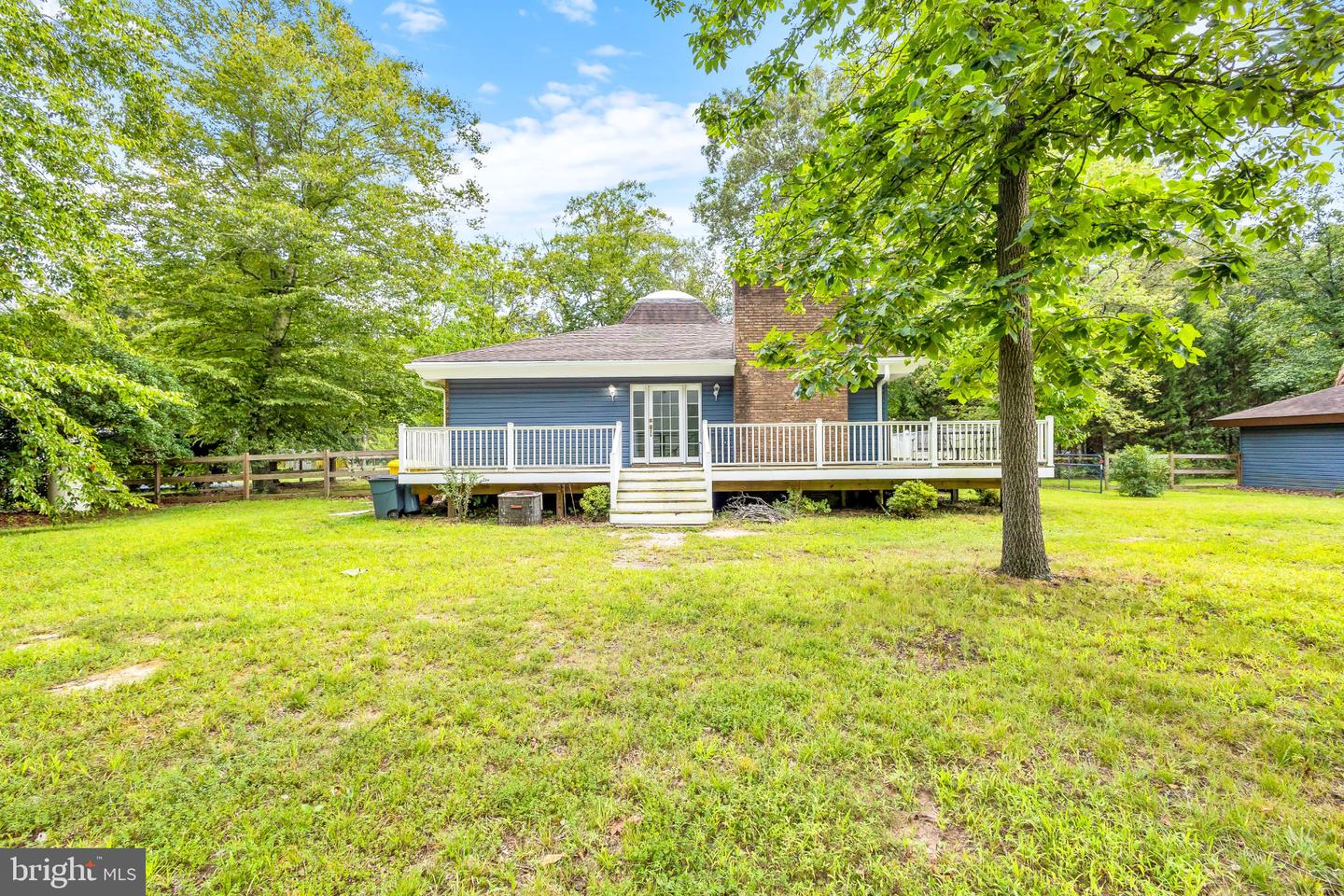 875 Harwood Rd Property Photo 6