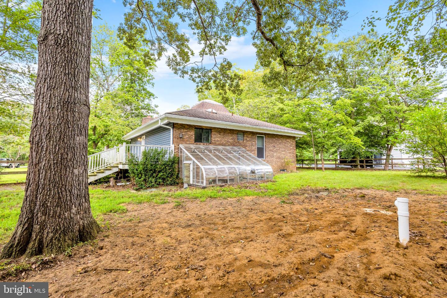 875 Harwood Rd Property Photo 44