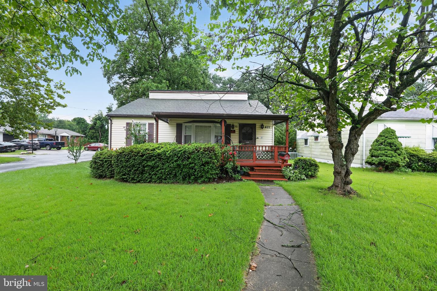 407 MARIE AVE