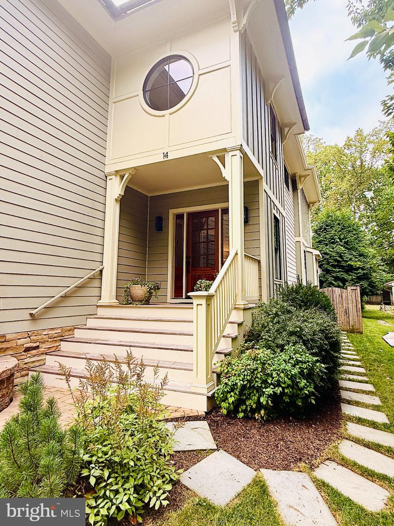 14 Hull Ave Property Photo 4