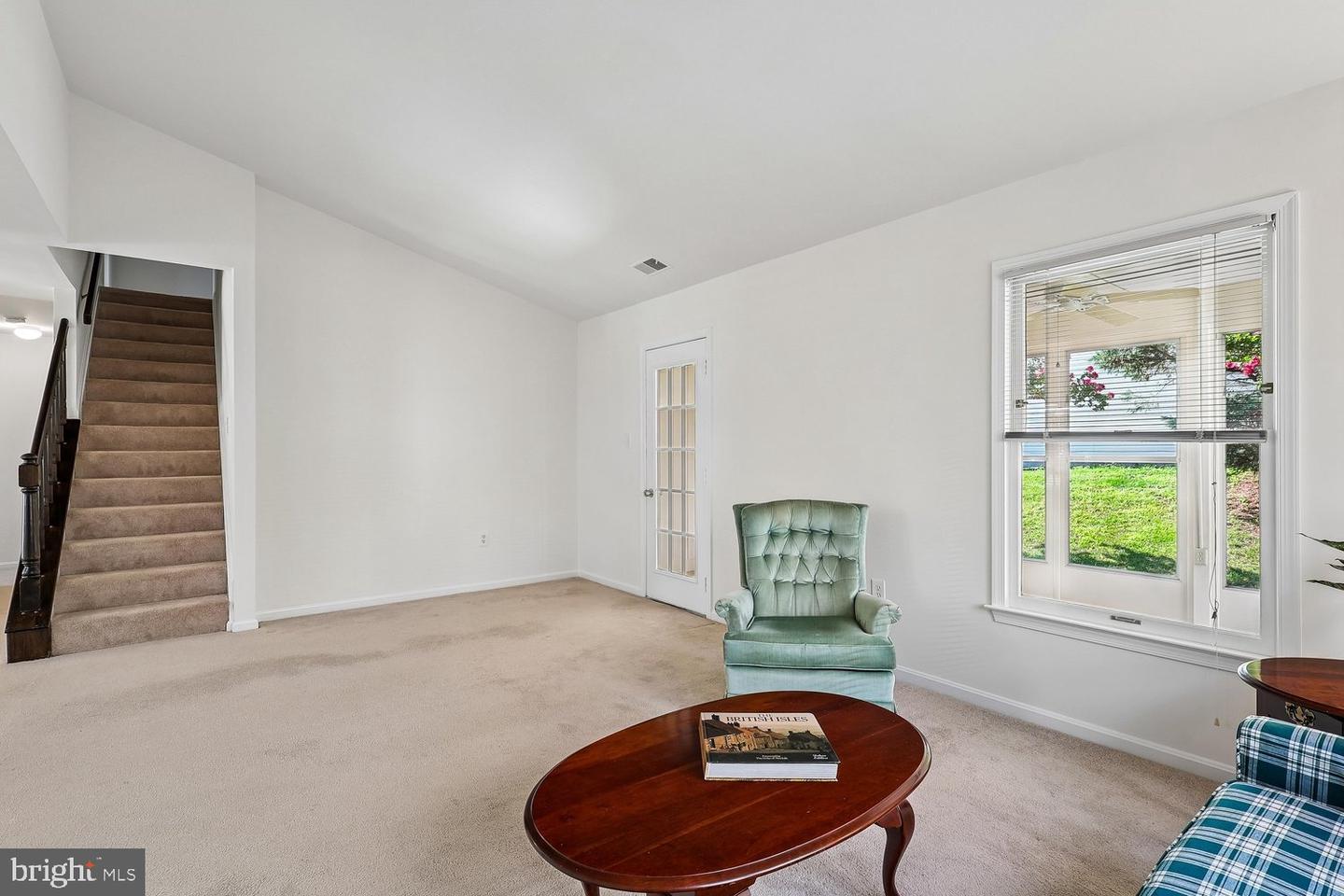 913 Mastline Dr Property Photo 4