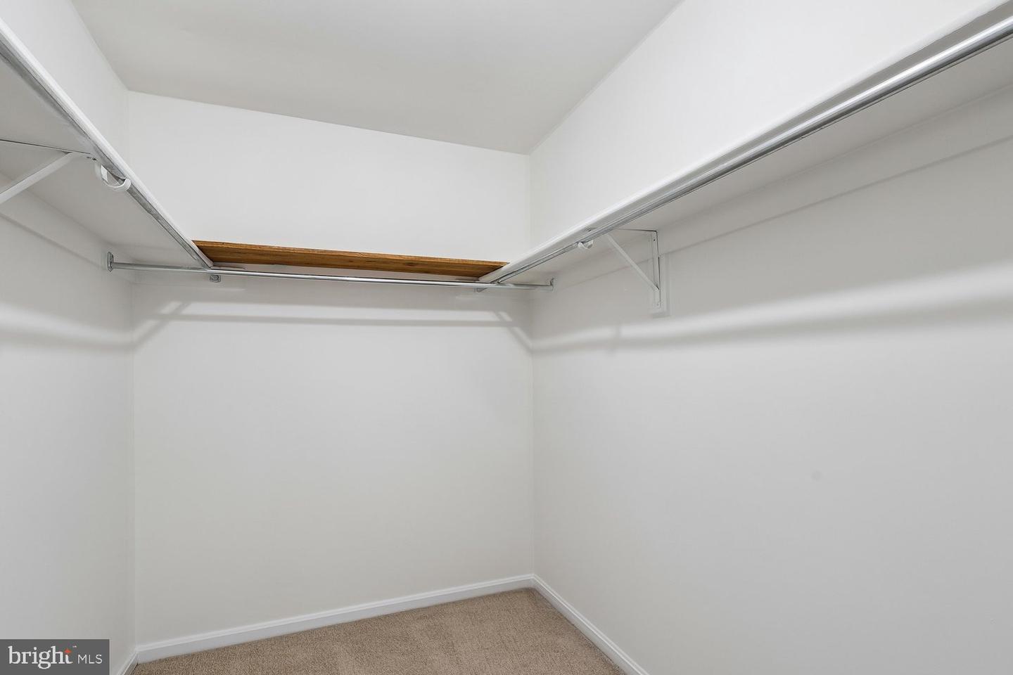 913 Mastline Dr Property Photo 16