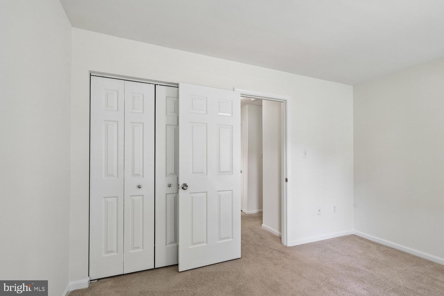 913 Mastline Dr Property Photo 19