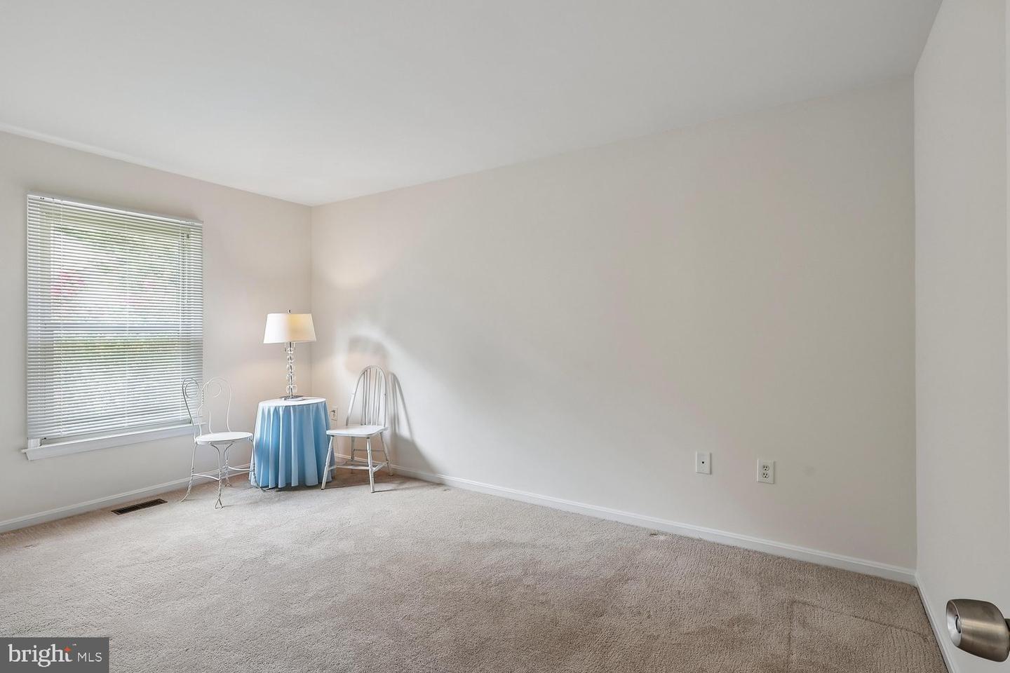 913 Mastline Dr Property Photo 26