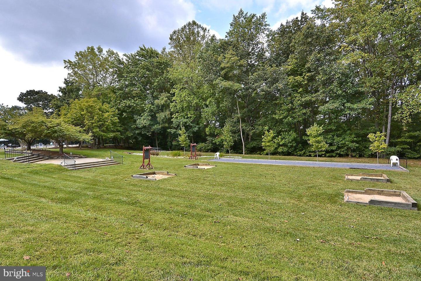 913 Mastline Dr Property Photo 44
