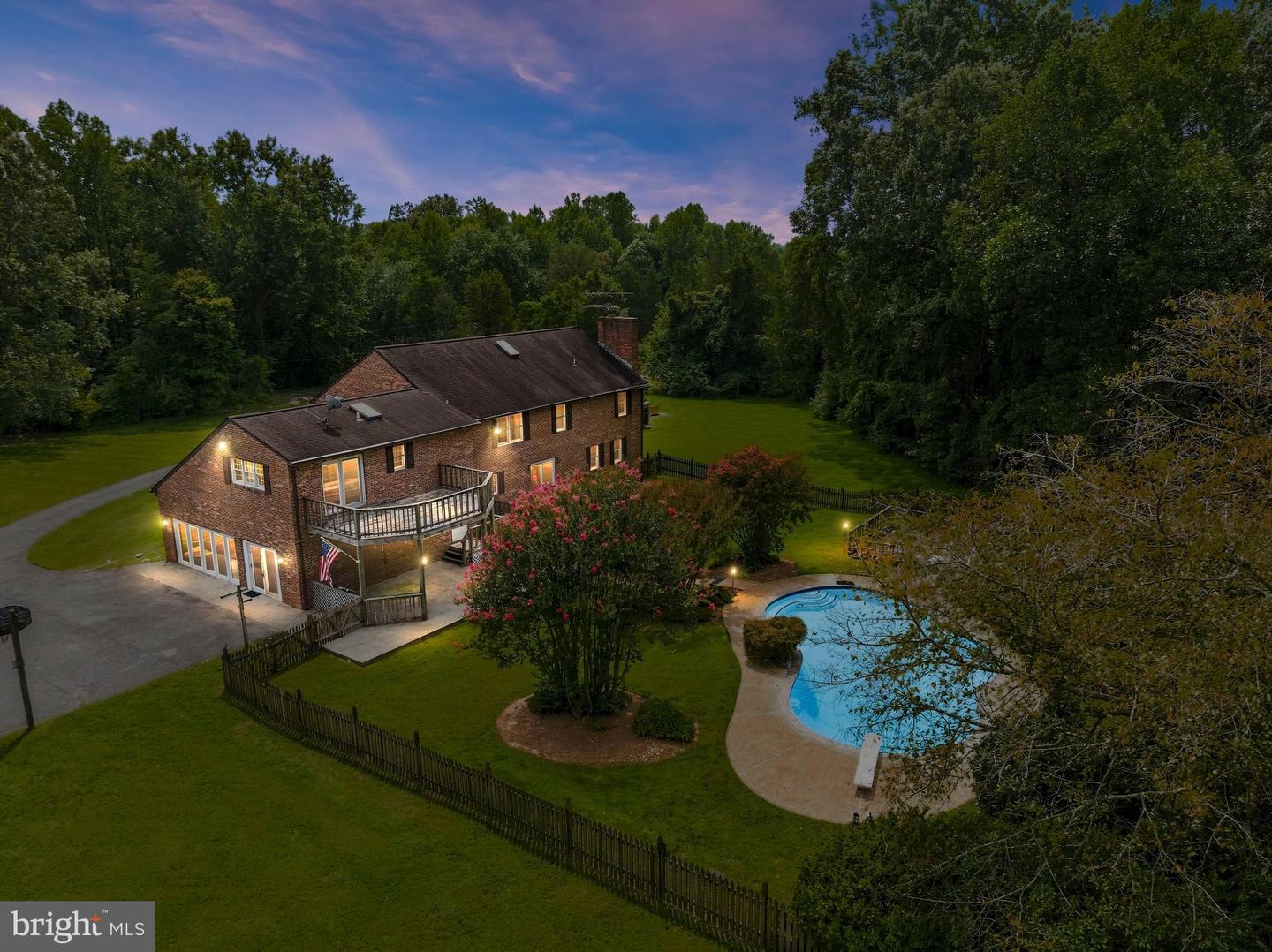 6140 FISHERS STATION RD