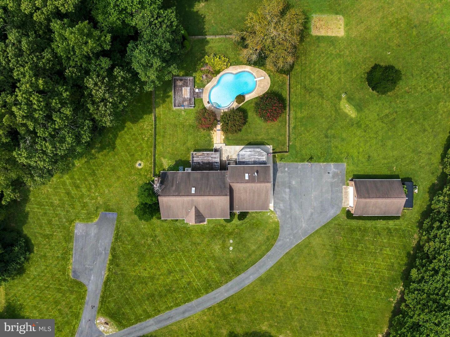 6140 Fishers Station Rd Property Photo 12