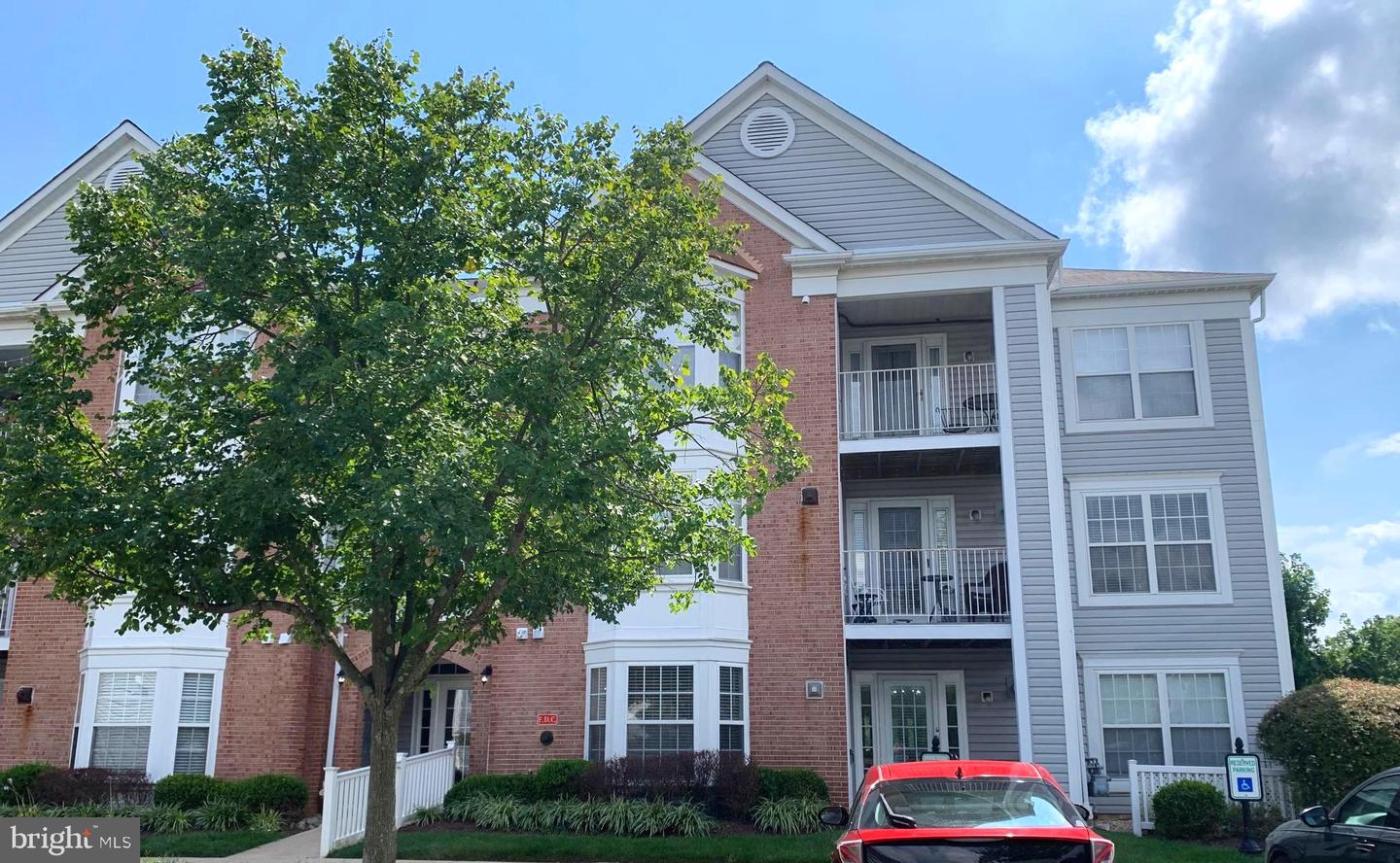 657 Burtons Cove Way #4 Property Photo 1