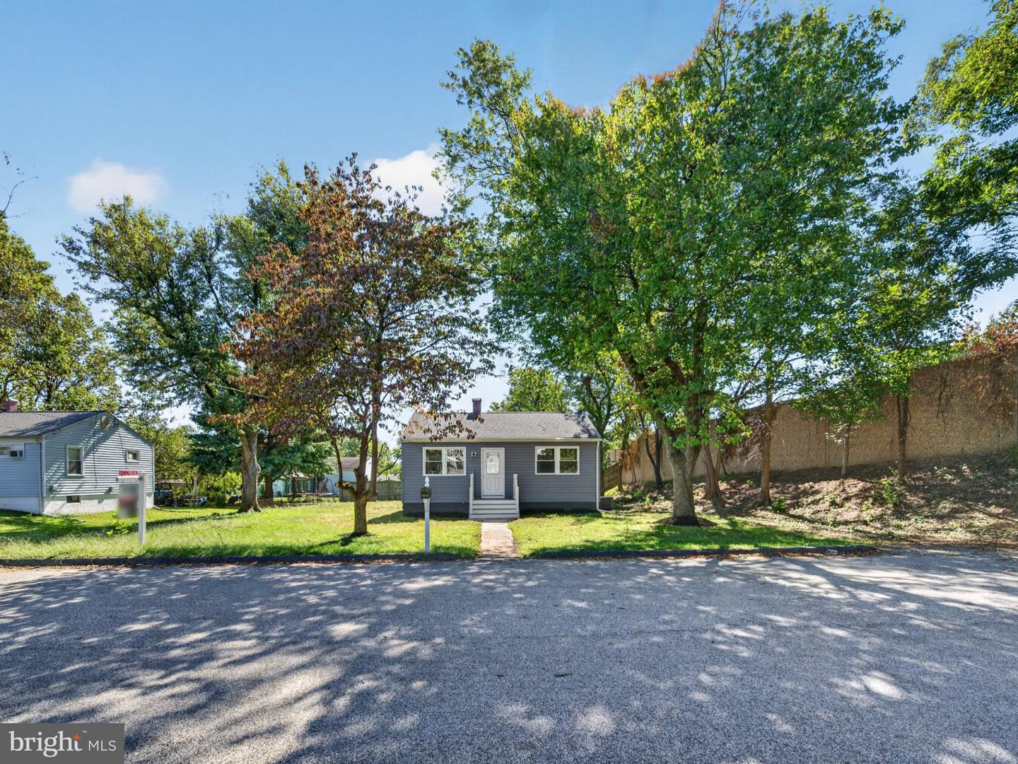1 Fernglen Ave Property Photo 1