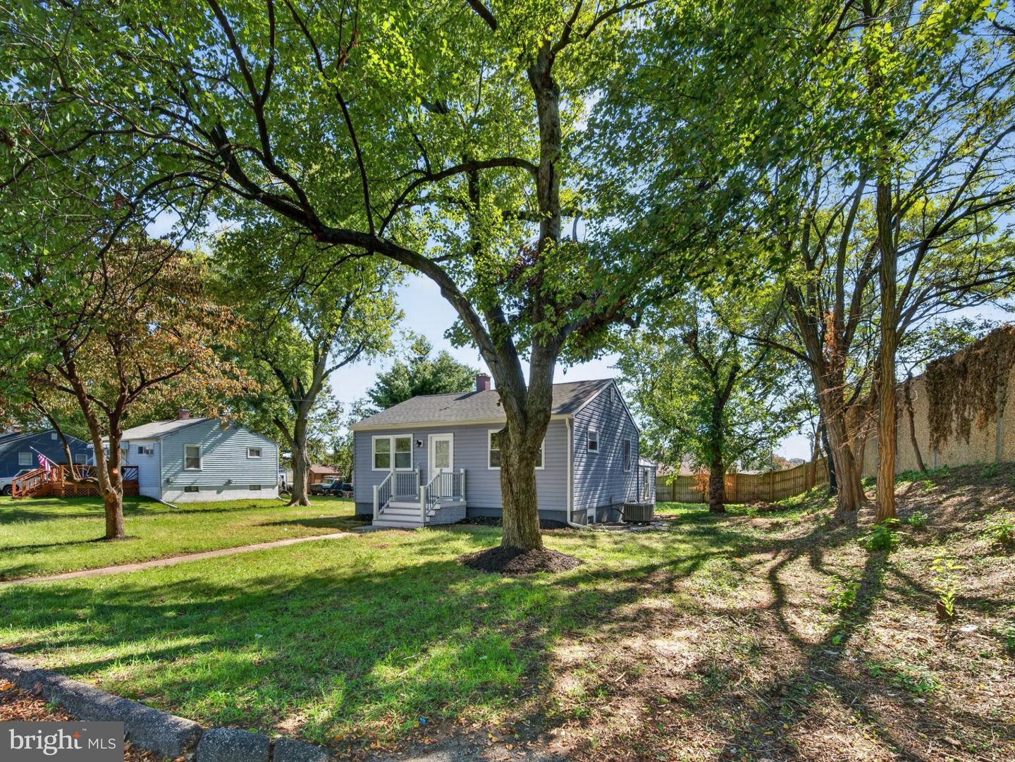 1 Fernglen Ave Property Photo 2