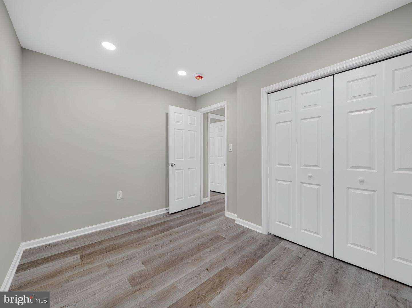 1 Fernglen Ave Property Photo 17