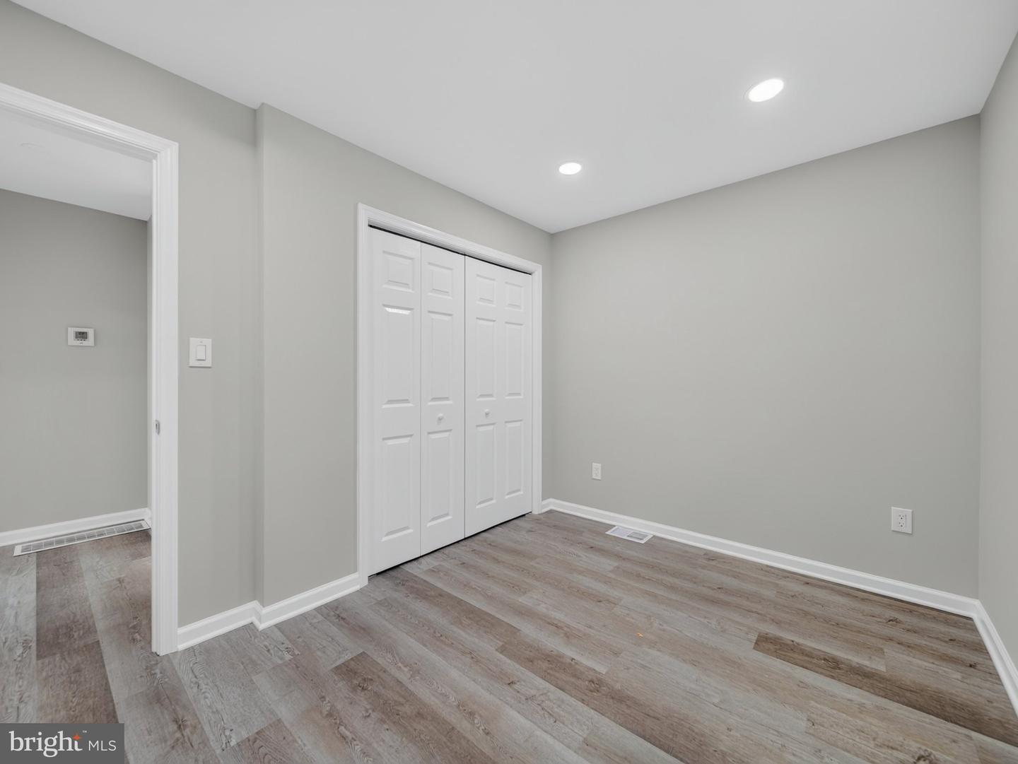 1 Fernglen Ave Property Photo 18