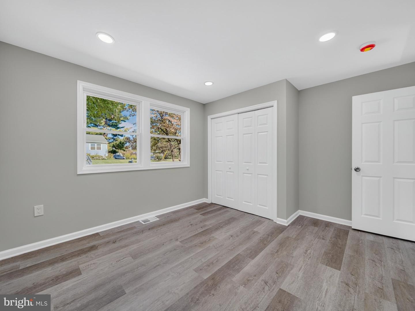 1 Fernglen Ave Property Photo 20