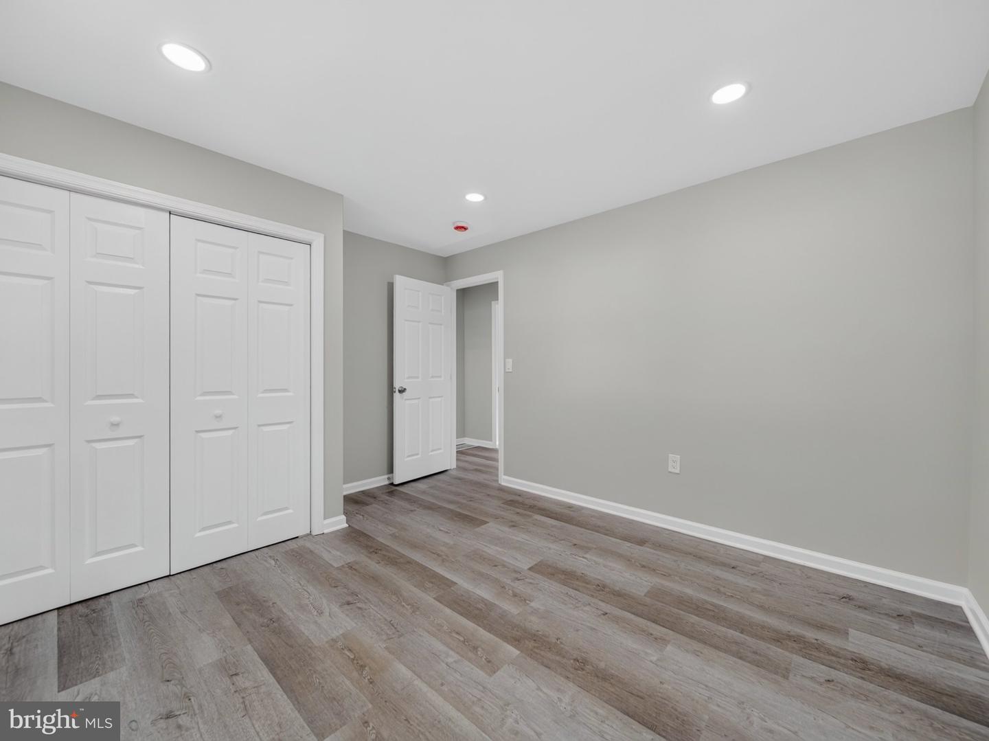 1 Fernglen Ave Property Photo 21