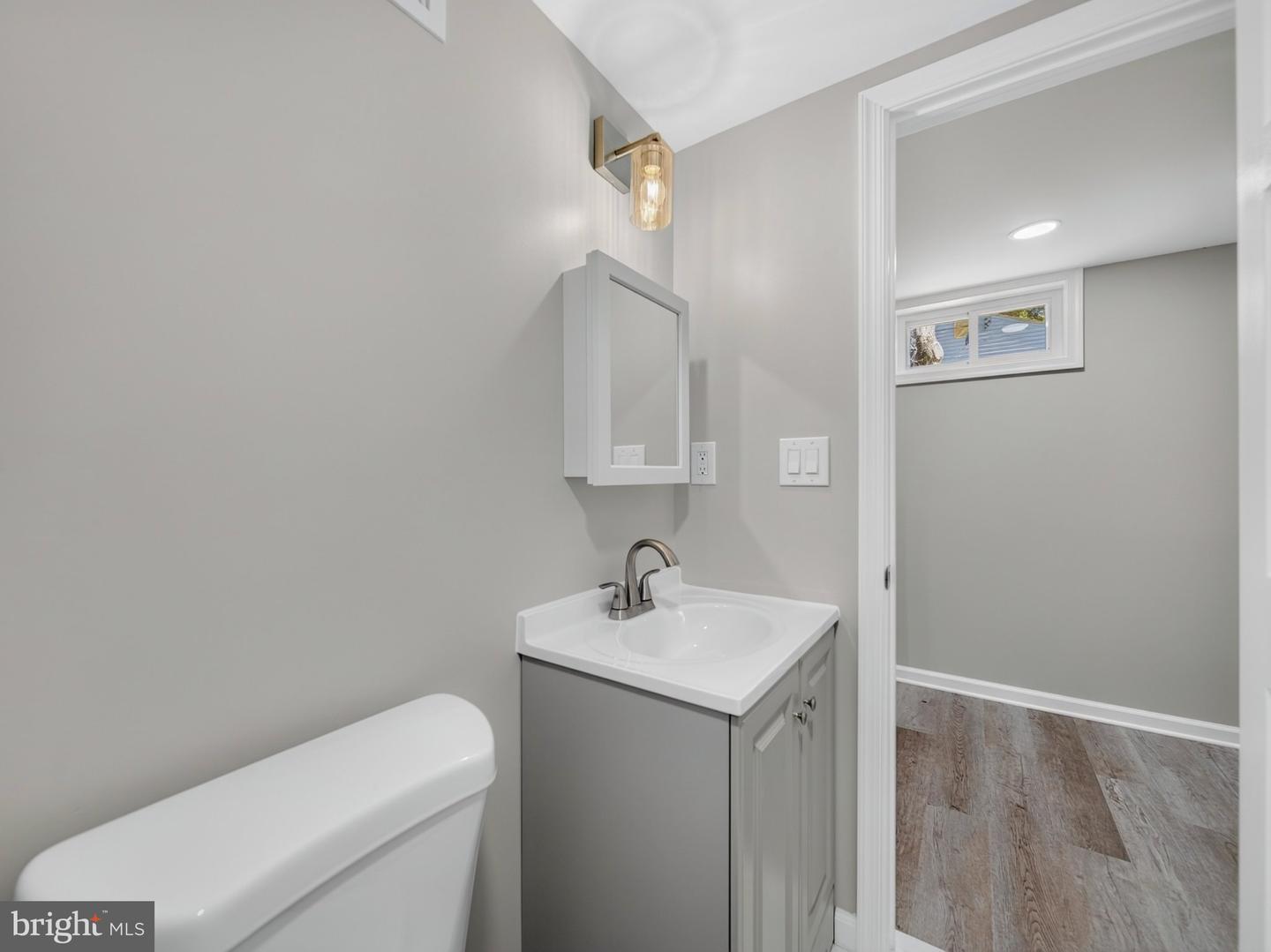 1 Fernglen Ave Property Photo 32