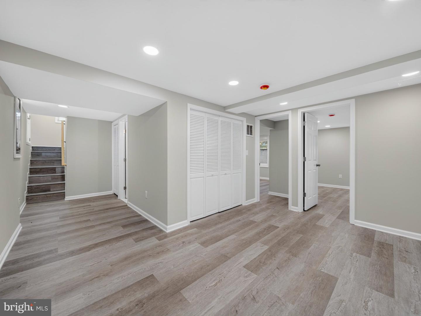 1 Fernglen Ave Property Photo 33