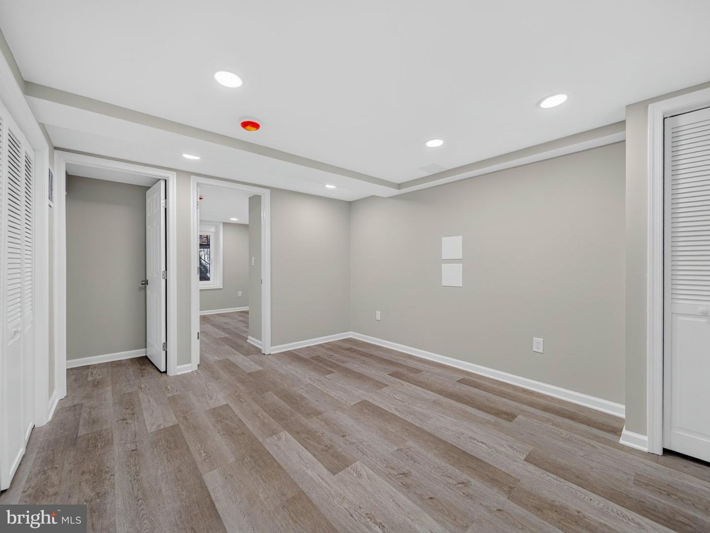 1 Fernglen Ave Property Photo 34