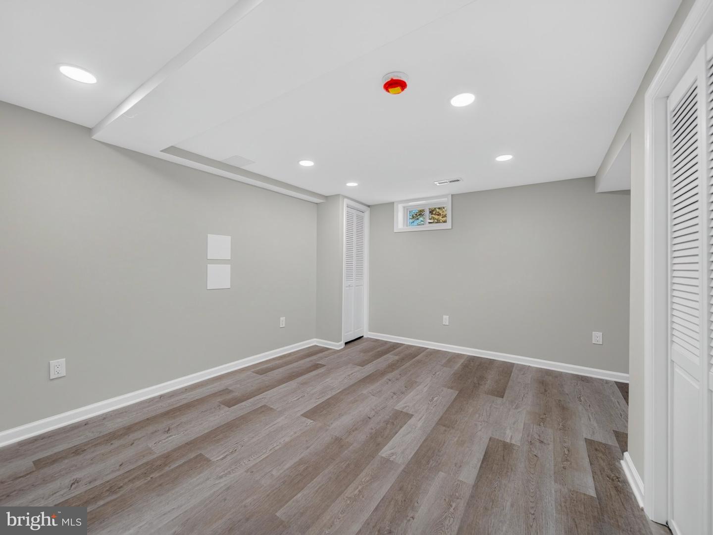 1 Fernglen Ave Property Photo 35