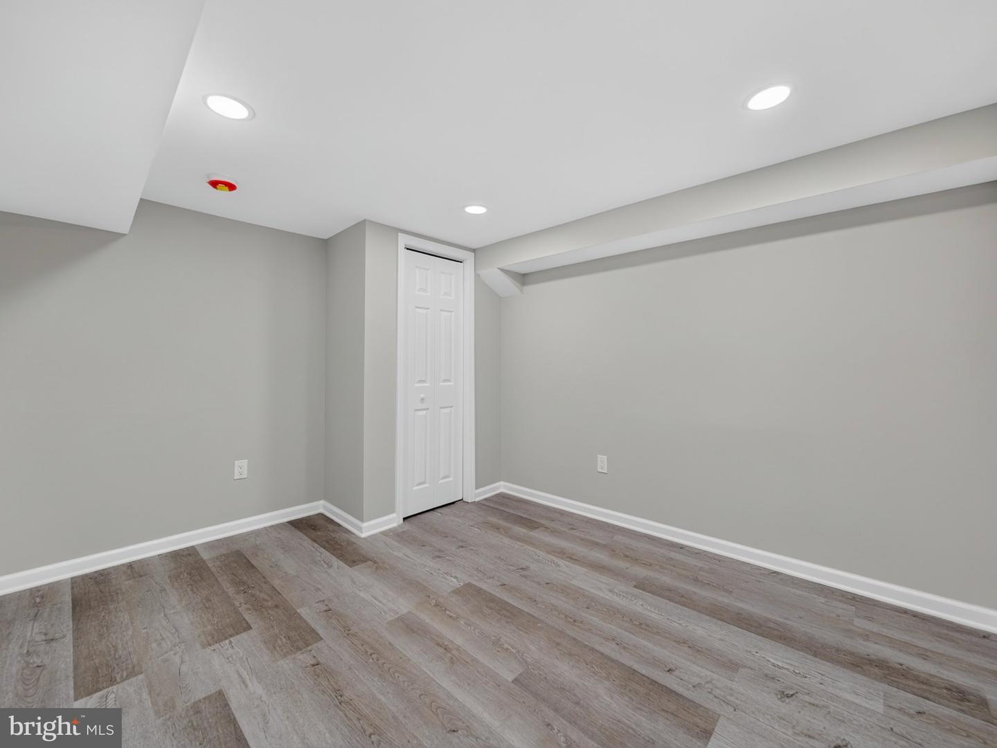 1 Fernglen Ave Property Photo 40