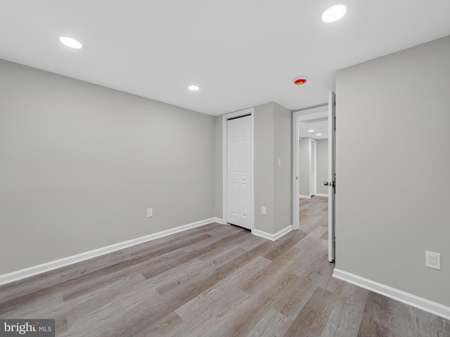 1 Fernglen Ave Property Photo 42