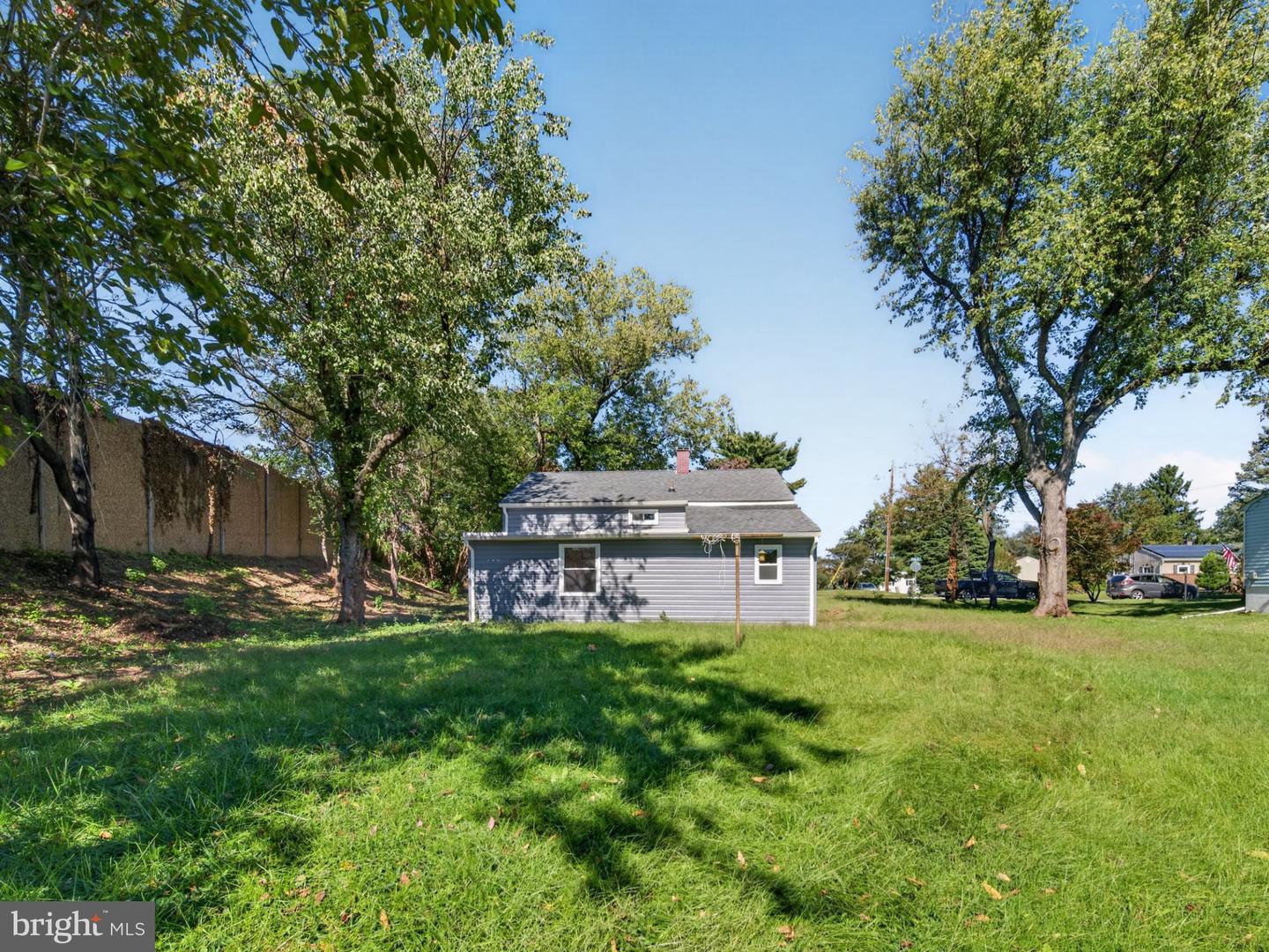 1 Fernglen Ave Property Photo 46