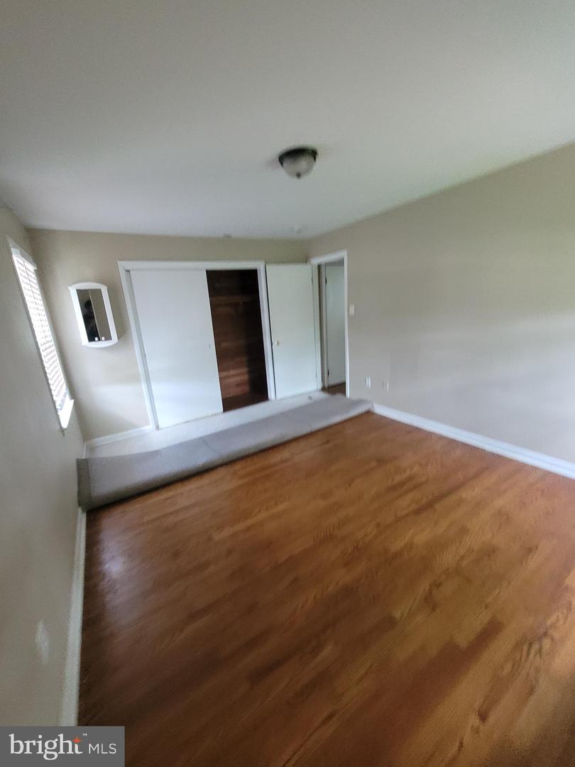 409 Phelps Ave Property Photo 5