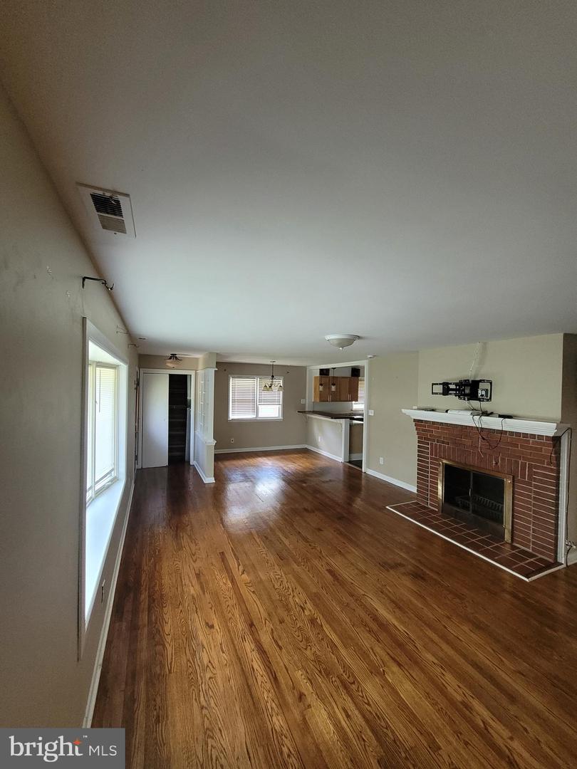 409 Phelps Ave Property Photo 24