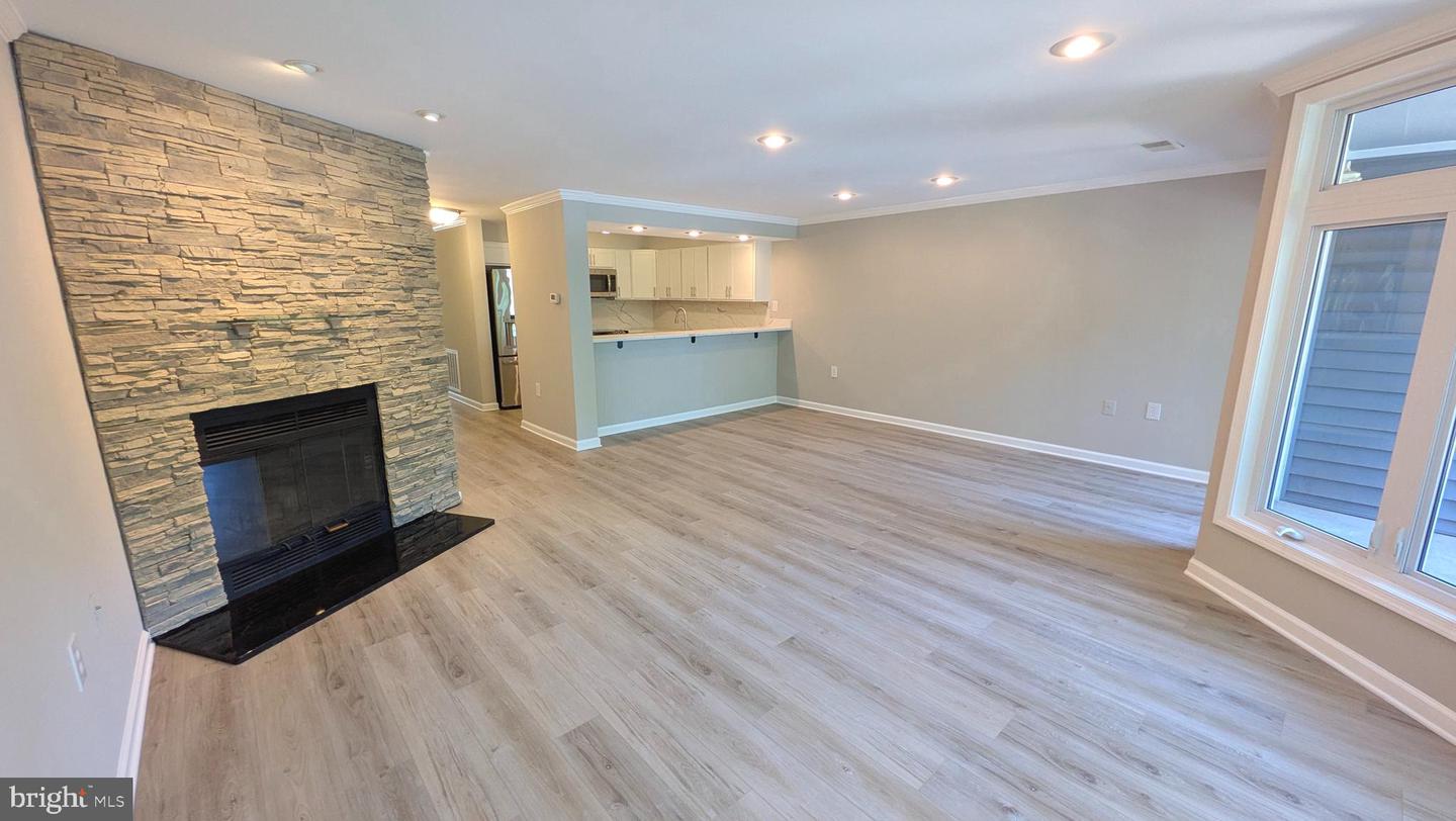 1144 LAKE HERON DR #2B Property Photo 1