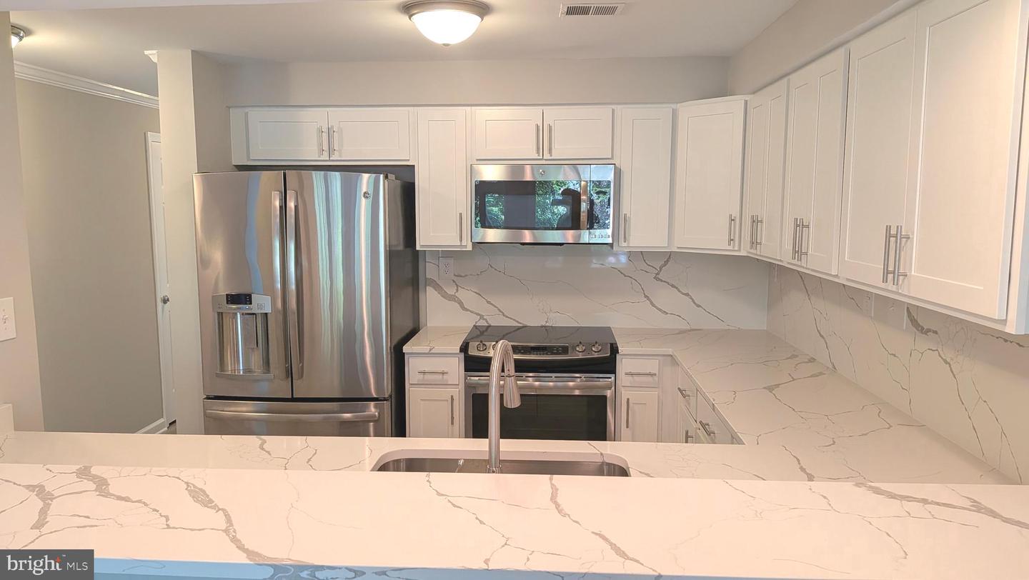1144 Lake Heron Dr #2b Property Photo 10