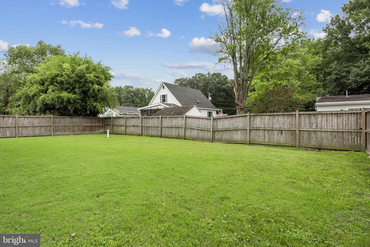 1175 Maple Ave Property Photo 27