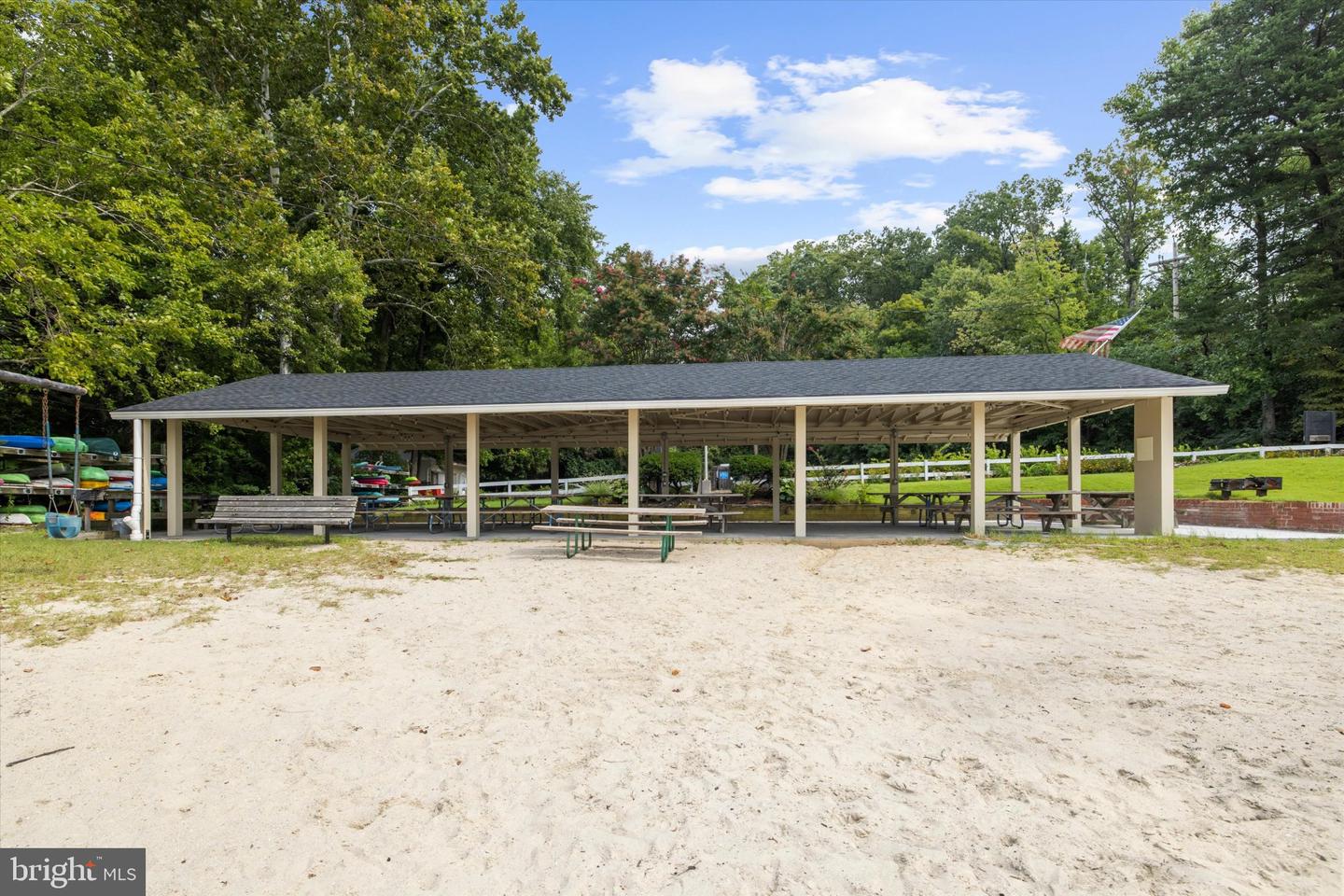200 Hollyberry Rd Property Photo 25
