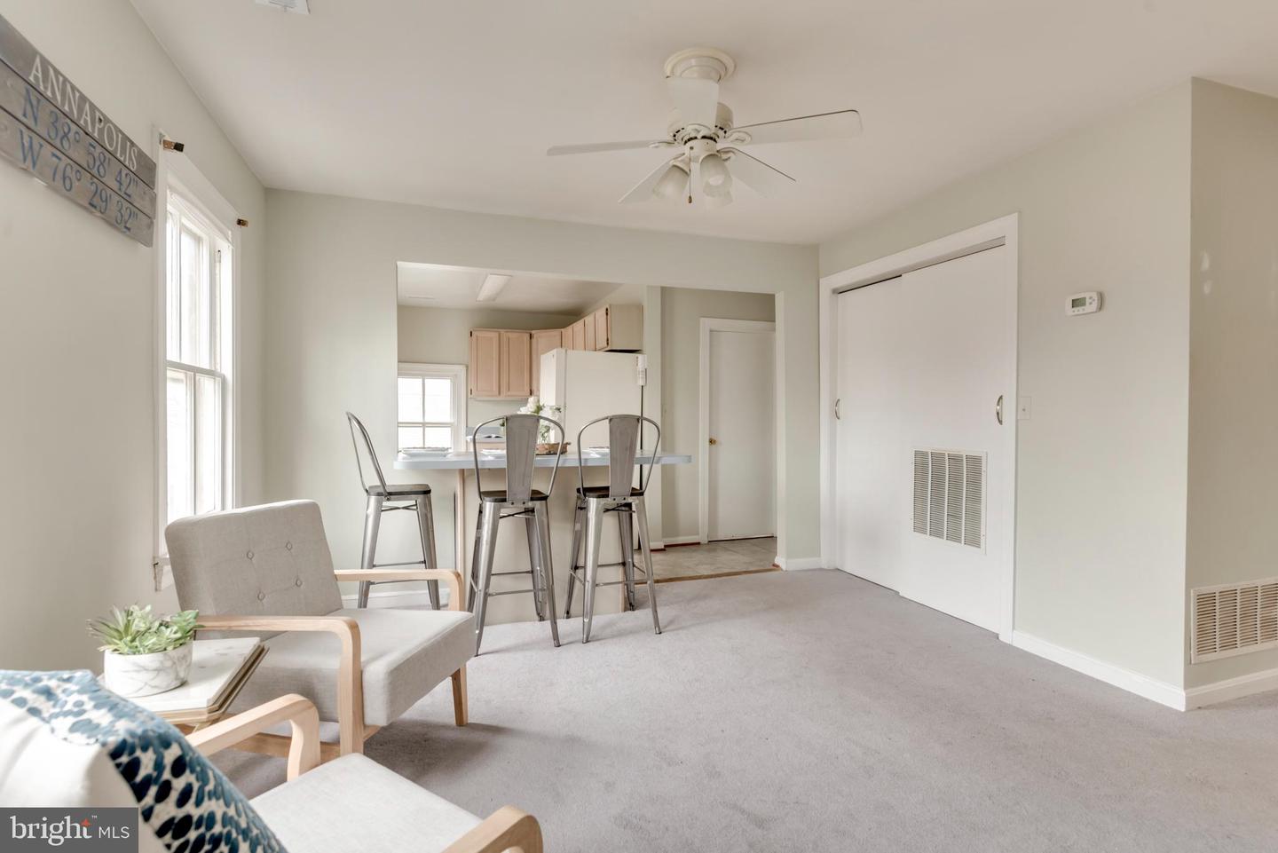 101 Charles St #c Property Photo 4