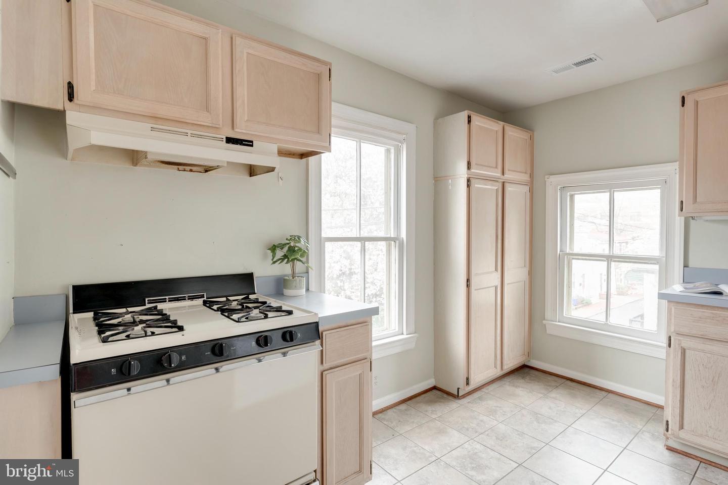 101 Charles St #c Property Photo 10