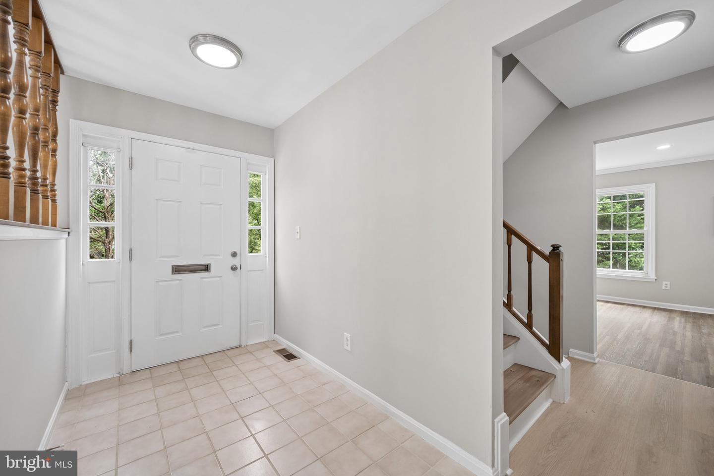 1151 Jeffrey Dr Property Photo 3