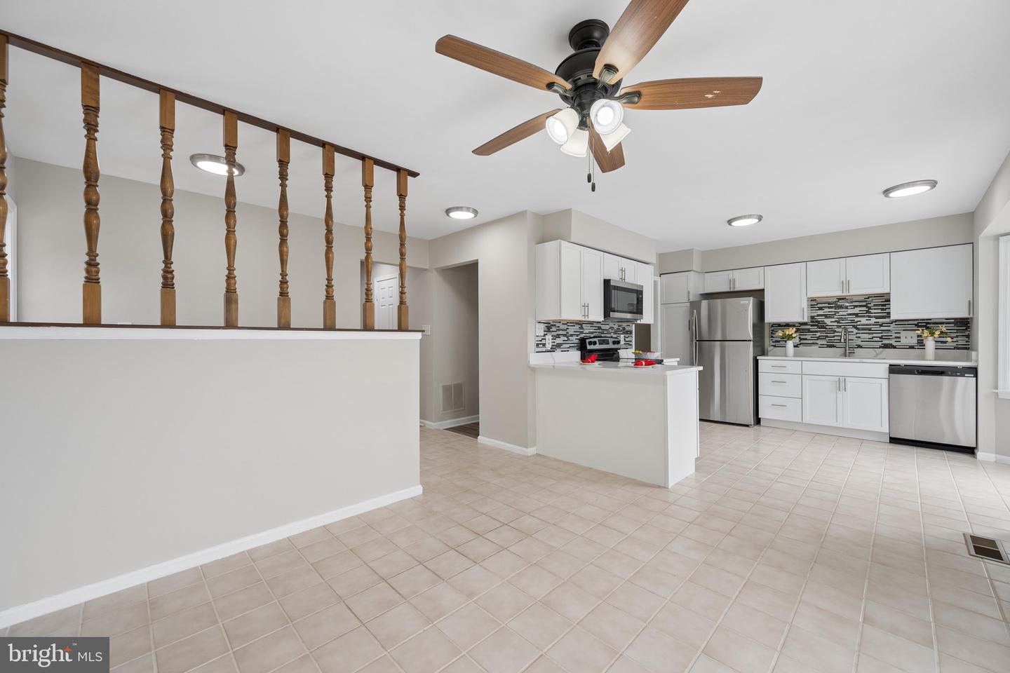 1151 Jeffrey Dr Property Photo 13